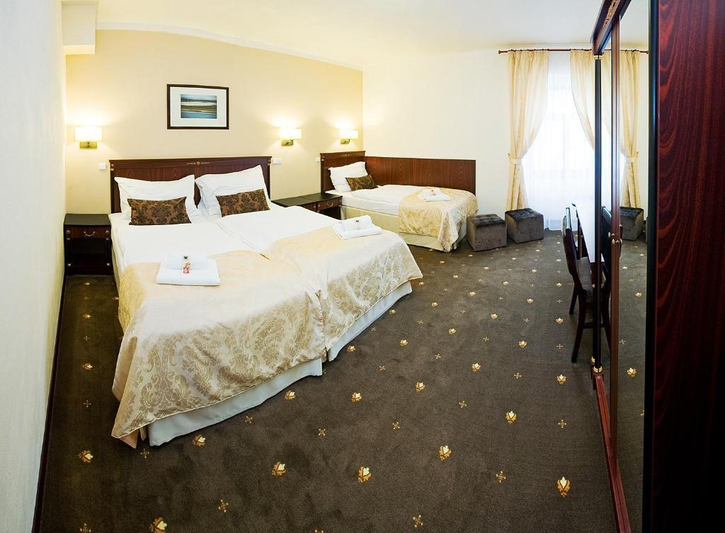 Hotel & Apartments U Cerneho Orla Třebíč Cameră foto